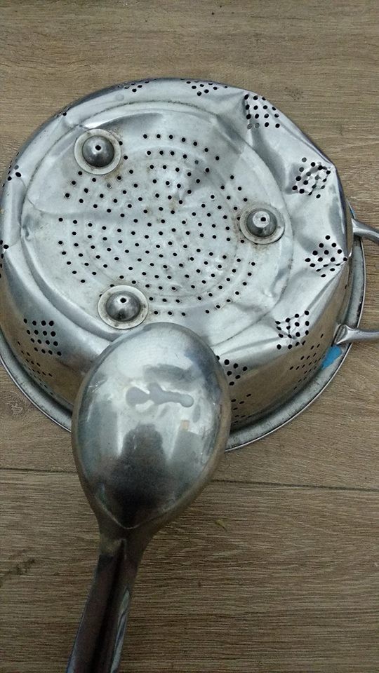 Cư dân mạng kiểm kê thiệt hại về xoong chảo sau đêm ăn mừng chiến thắng của U23 Việt Nam - Ảnh 7. Xôi thì cũng không phải ngày nào cũng nấu, thôi thì dùng tạm cái xửng, lúc khác mua lại.